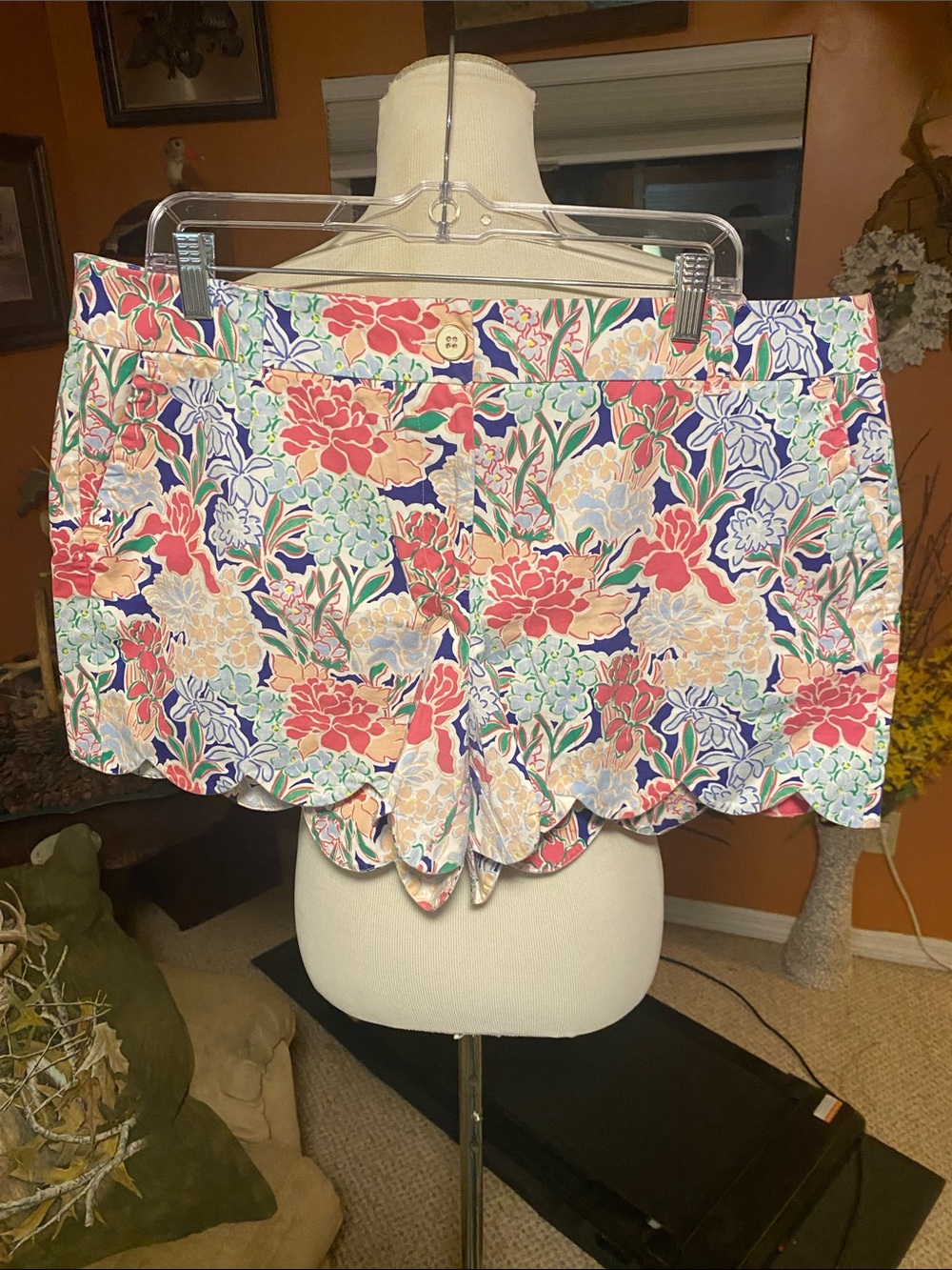 FLORAL Scallop Hem Women's Shorts - Multicolor